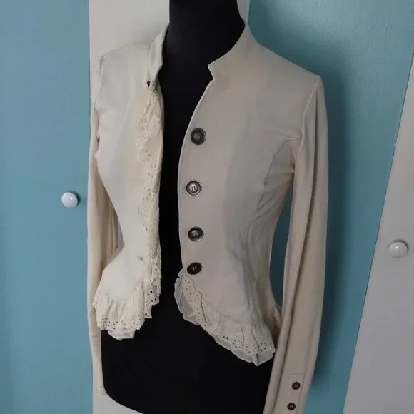 Xhilaration Off-White Blazer w/ Lace Floral Details - Picture 4 of 6